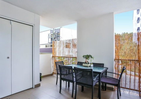 City Getaway Modern Bowen Hills 1 Bedroom With Free WIFI And Parking - Accommodation Search 2