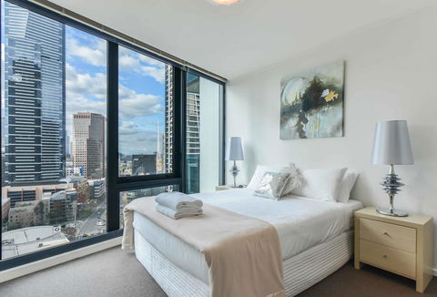 Cityviews - 3 Bedroom Apartment - StayCentral - Accommodation Search 1