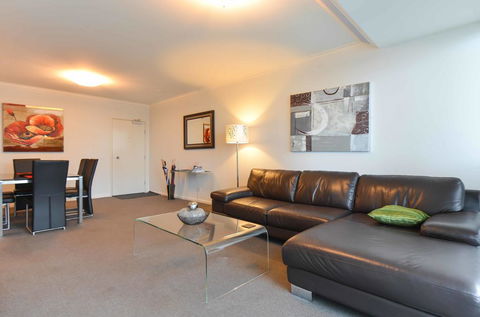Cityviews - 3 Bedroom Apartment - StayCentral - Accommodation Search 3