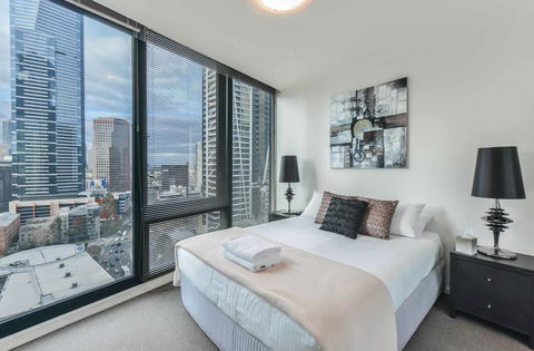 Cityviews - 3 Bedroom Apartment - StayCentral - Accommodation Search 2