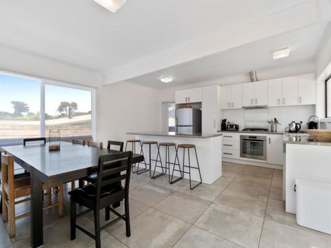 Classic Beach House In Rye - Accommodation Search 1