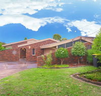 Classic Double Brick Garden House - Accommodation Search