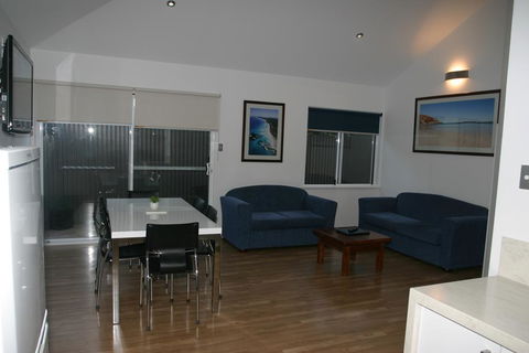 Clearwater Motel Apartments - Accommodation Search 3