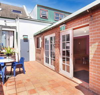Clover Free Car Parking Hostel - Accommodation Search
