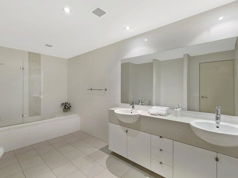Coast Luxury Apartment Penthouse 23 - Accommodation Search 2