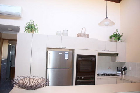 Coastal Retreat Unit 3 - Accommodation Search 0