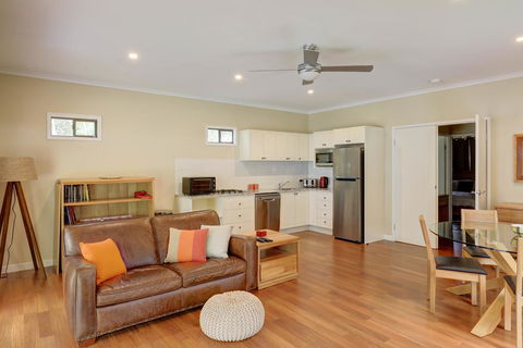Cockatoo Hideaway - Accommodation Search 1