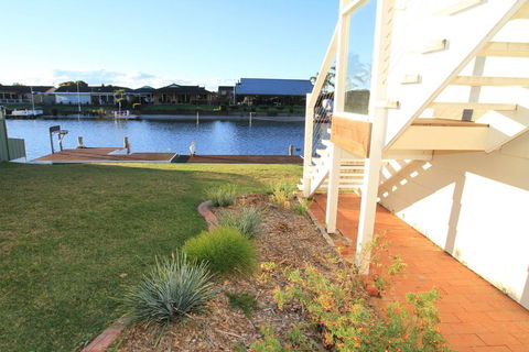 Cockatoo House - Accommodation Search 1