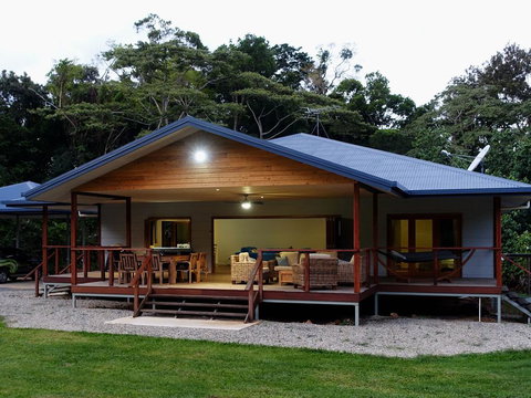 Coconut Beach House - Accommodation Search 0