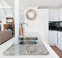 Combined Kingsley Beach House - Accommodation Search