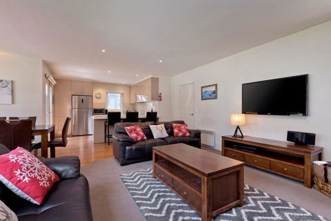 COME BY CHANCE, Dinner Plain - Accommodation Search 2