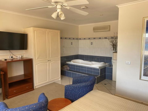 Comfort Inn & Suites Augusta Westside - Accommodation Search 3