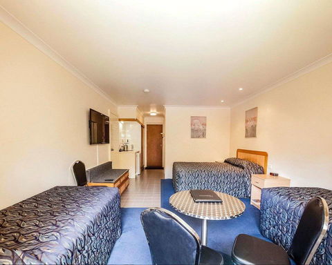 Comfort Inn Bay Of Isles - Accommodation Search 3