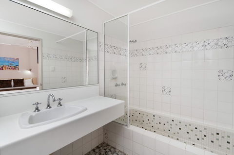 Comfort Inn Cairns City - Accommodation Search 2