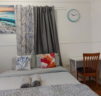 Comfortable Guest Room closes to Emerald CBD - Accommodation Search