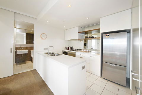 Comfy Suite In Southbank, Amazing Location Next To Crown - Accommodation Search 2
