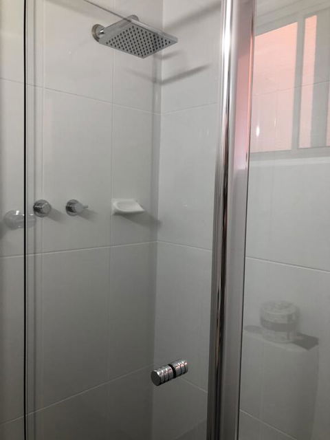 Commodore Motor Inn - Accommodation Search 1