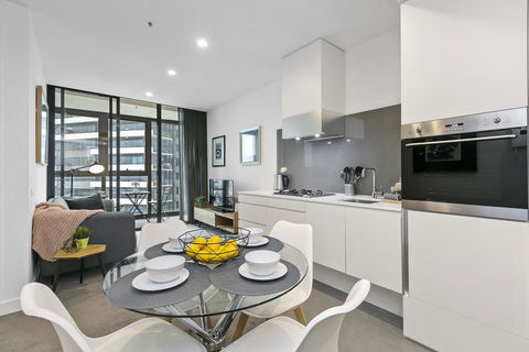 COMPLETE HOST Clarendon Southbank - Accommodation Search 3