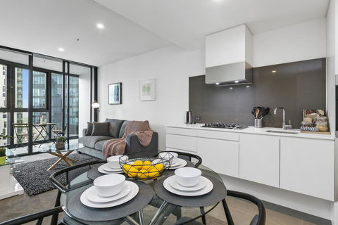 COMPLETE HOST Clarendon Southbank - Accommodation Search 1