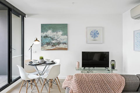 COMPLETE HOST The International Southbank - Accommodation Search 2