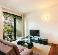 Contemporary 1 Bedroom Teneriffe Apartment with Pool and Gym - Accommodation Search