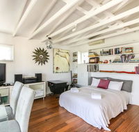 Cool Architect-Designed Studio Close To CBD - Accommodation Search