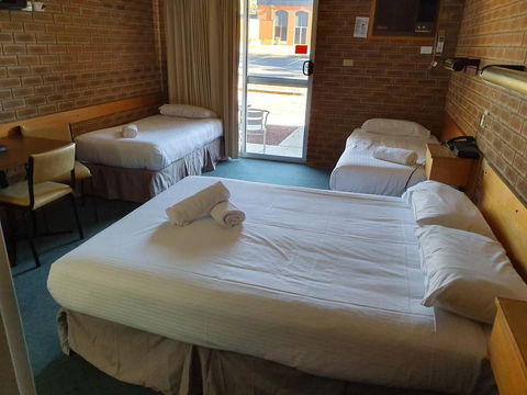 Corowa Golf Club Motel - Accommodation Search 1