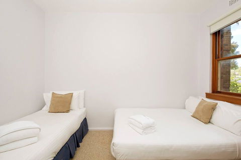 Cosy 2BR Plus Parking In Nth Sydney - Accommodation Search 3