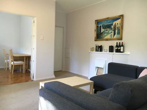 Cosy 2BR Plus Parking In Nth Sydney - Accommodation Search 1