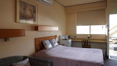 Country Motor Inn - Accommodation Search 1