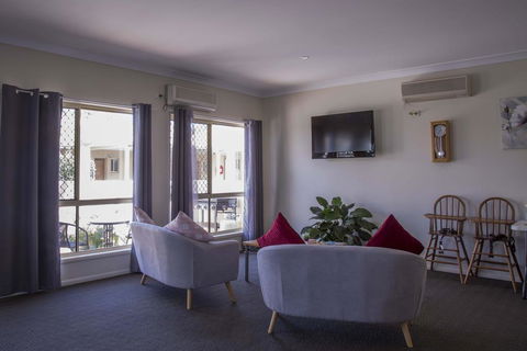 Country Roads Motor Inn - Accommodation Search 3