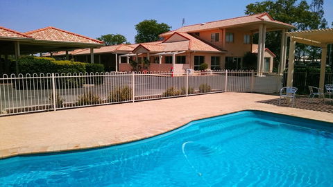 Country Roads Motor Inn - Accommodation Search 0