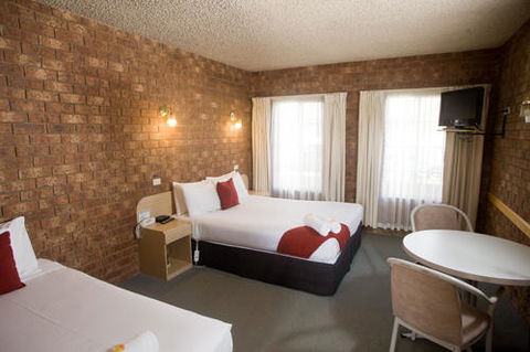 Courtyard Motor Inn - Accommodation Search 2