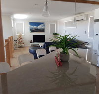 Cozzys Condo Luxury Beach House - Accommodation Search
