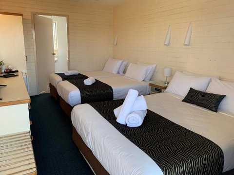 Crest Motor Inn - Accommodation Search 2
