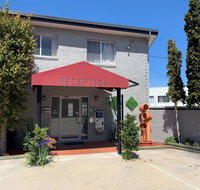 Crest Motor Inn - Accommodation Search