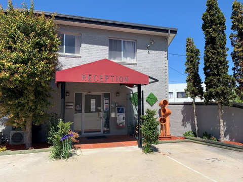 Crest Motor Inn - Accommodation Search 0