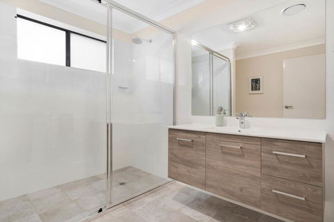 Crooked Lane Apartment - Accommodation Search 3