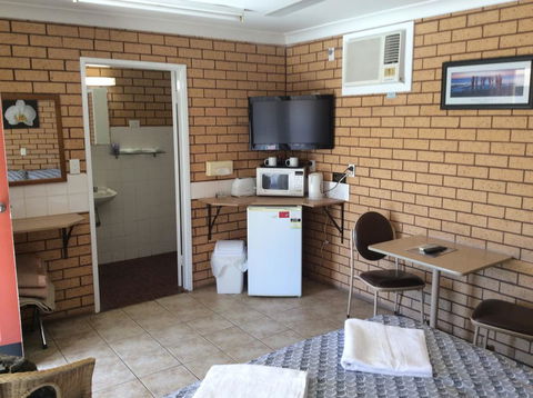 Cross Roads Motel - Accommodation Search 2