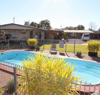 cross roads motel - Accommodation Search