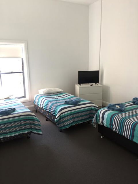 Crown Inn Hotel - Accommodation Search 1