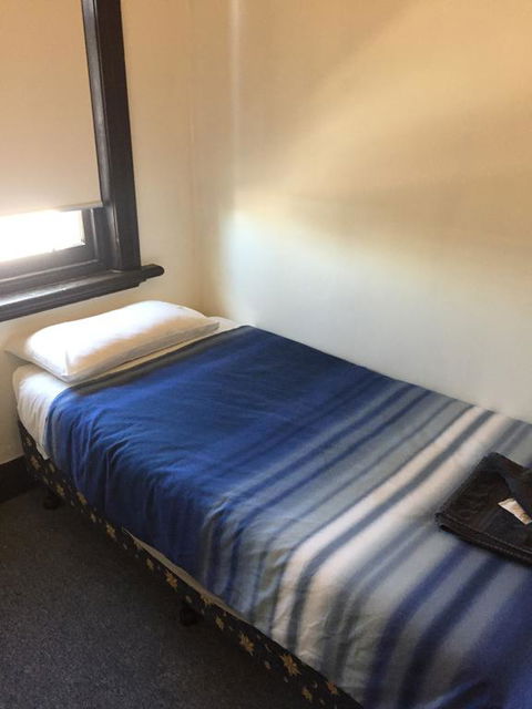 Crown Inn Hotel - Accommodation Search 3
