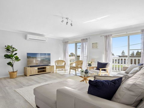 Culburra Beach Retreat - Close To Two Beaches - Accommodation Search 0