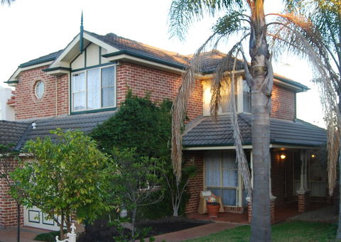 Cutmore Cottages - Highclaire House - Accommodation Search 0