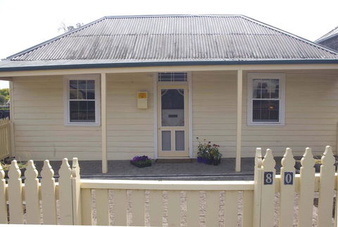 Darcy's Cottage On Piper - Accommodation Search 0