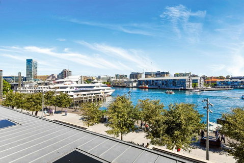 Darling Harbour Waterfront Luxury Apartment - Accommodation Search 1