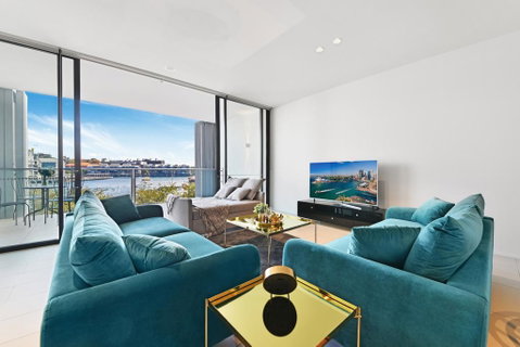 Darling Harbour Waterfront Luxury Apartment - Accommodation Search 0