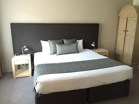 Dawson Motor Inn - Accommodation Search 1