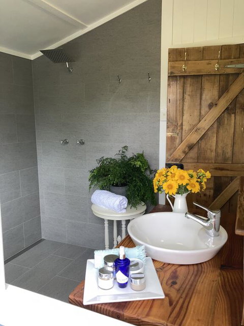 Dayboro - Blue Ridge Lavender Cottage - Accommodation Search 3