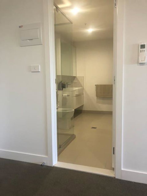 Deakin 2Bed 2Bath And Free Parking - Accommodation Search 3